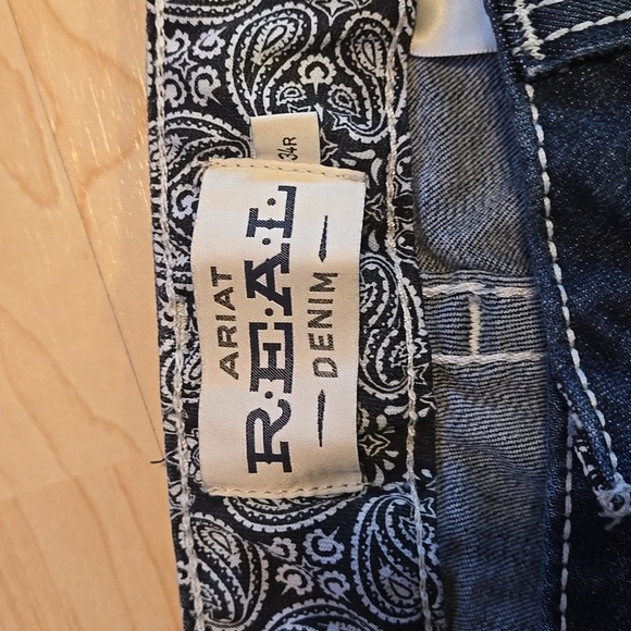 Ariat R.E.A.L. Mid Rise Stretch Entwined Boot Cut Jeans 34R - Picture 13 of 16